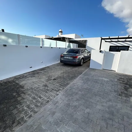 Casa Atilana Luxe Con Piscina Climatizada Privada,aire Acondicionado,terraza Privada E Independiente,wi-fi * 플라야블랑카