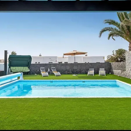 Casa Atilana Luxe Con Piscina Climatizada Privada,aire Acondicionado,terraza Privada E Independiente,wi-fi Nyaraló *